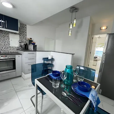 Nautica Luxe Beachfront Βορόκλινη