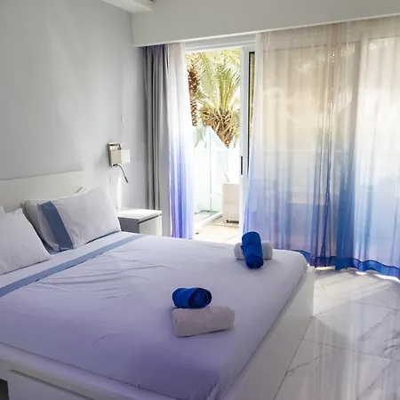 Daire Nautica Luxe Beachfront *
