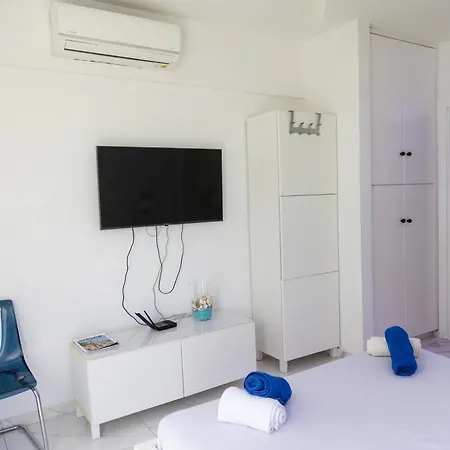 Nautica Luxe Beachfront Apartment *