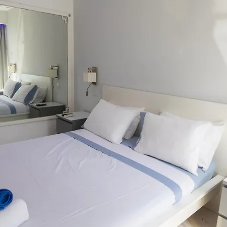Daire Nautica Luxe Beachfront *
