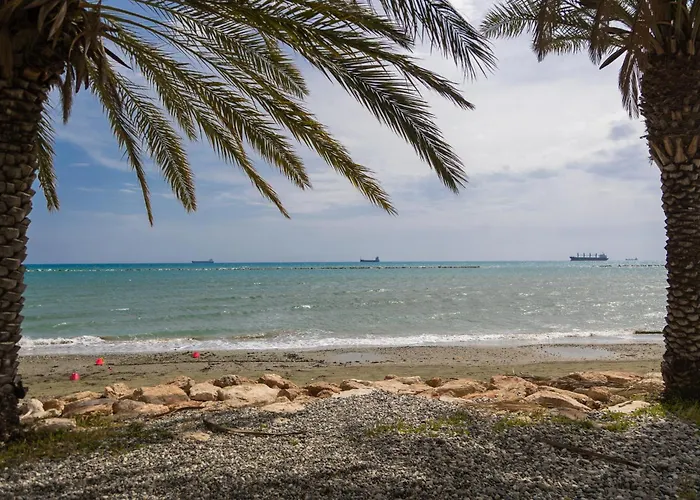 Nautica Luxe Beachfront *